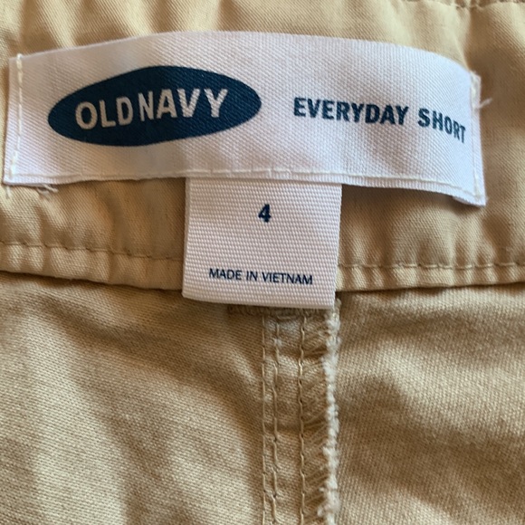 Two pair of Old Navy everyday shorts size 4 - Picture 3 of 3
